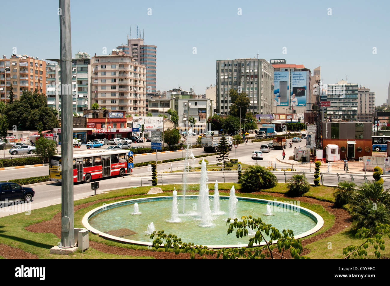 Adana Türkei türkische Stadt City Mall Straßenmarkt ...