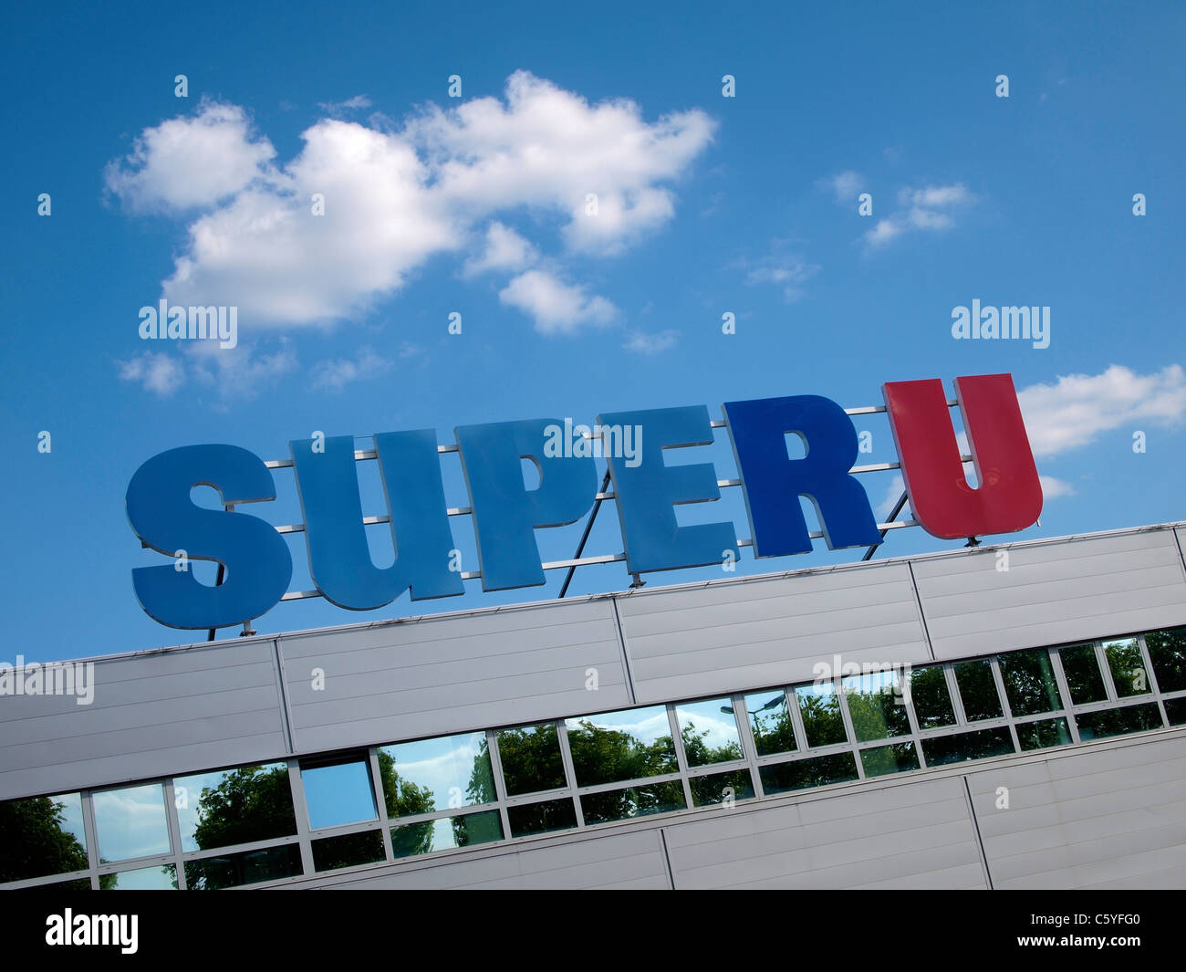 Super U Supermarkt Kette logo Stockfoto