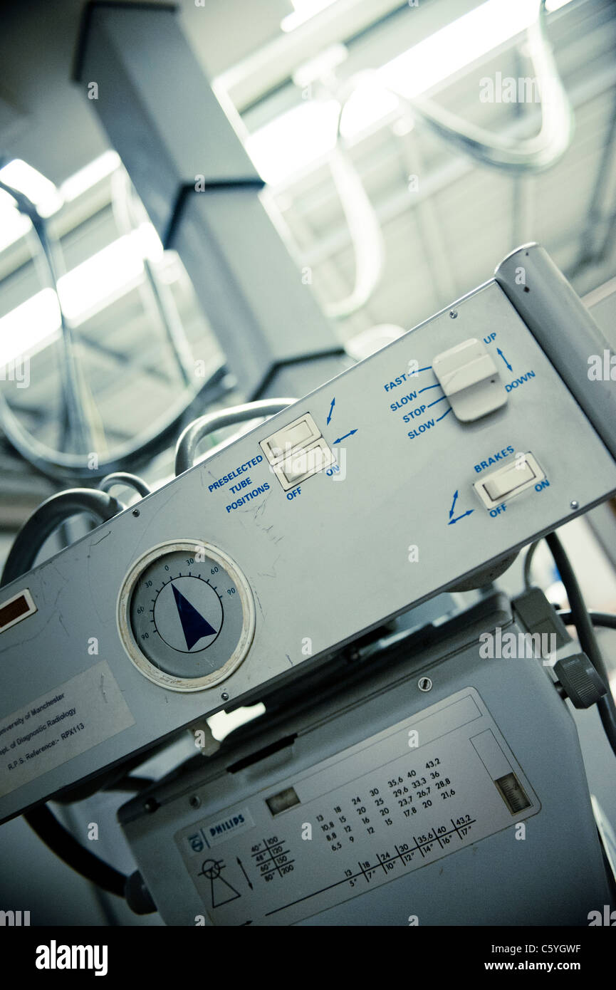 Nahaufnahme von Xray medizinische Scanner Maschinensteuertafel im klinischen Umfeld Stockfoto