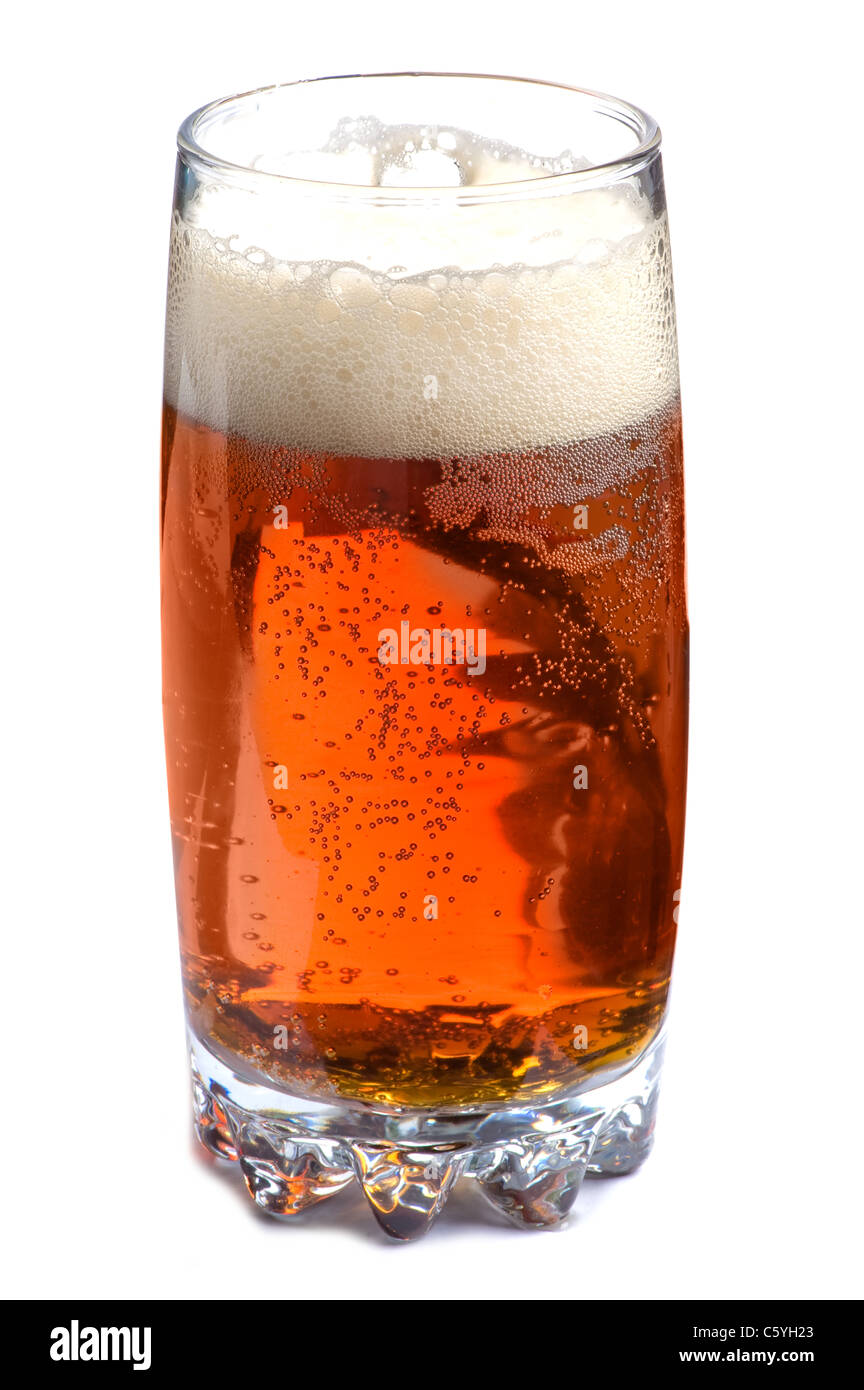 Objekt auf weiß - Glas Bier hautnah Stockfoto