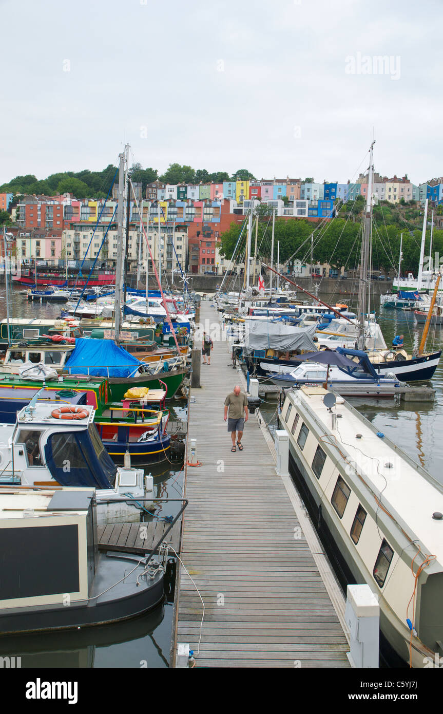 Bunte Bristol Stadtzentrum beherbergt neben dem Hafen Stockfoto