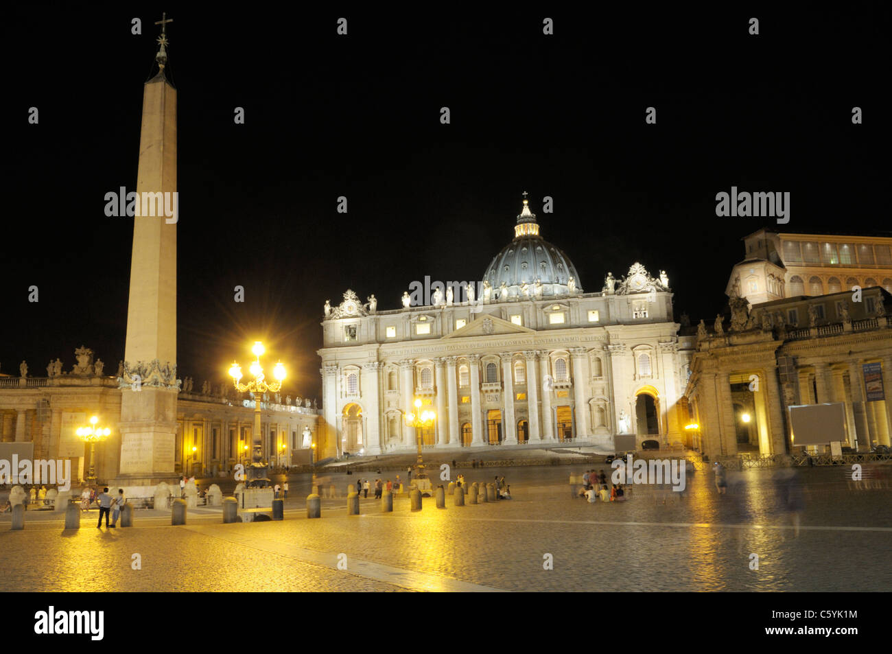 St Peters Platz in der Nacht, Vatikanstadt Stockfoto