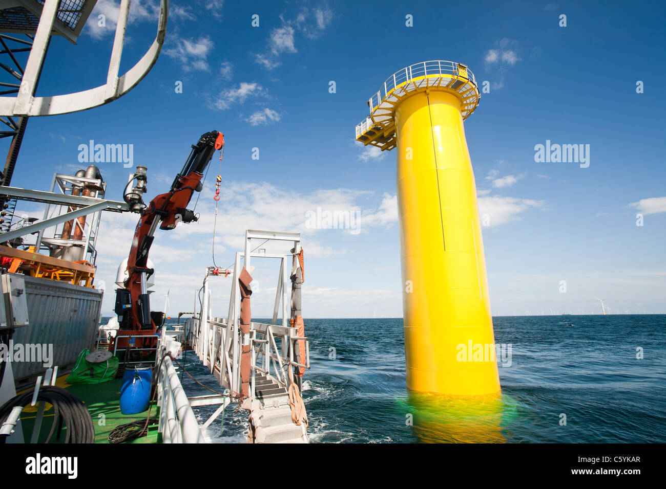 Ein Übergangsstück in Walney Offshore-Windpark Cubmria, UK. Stockfoto