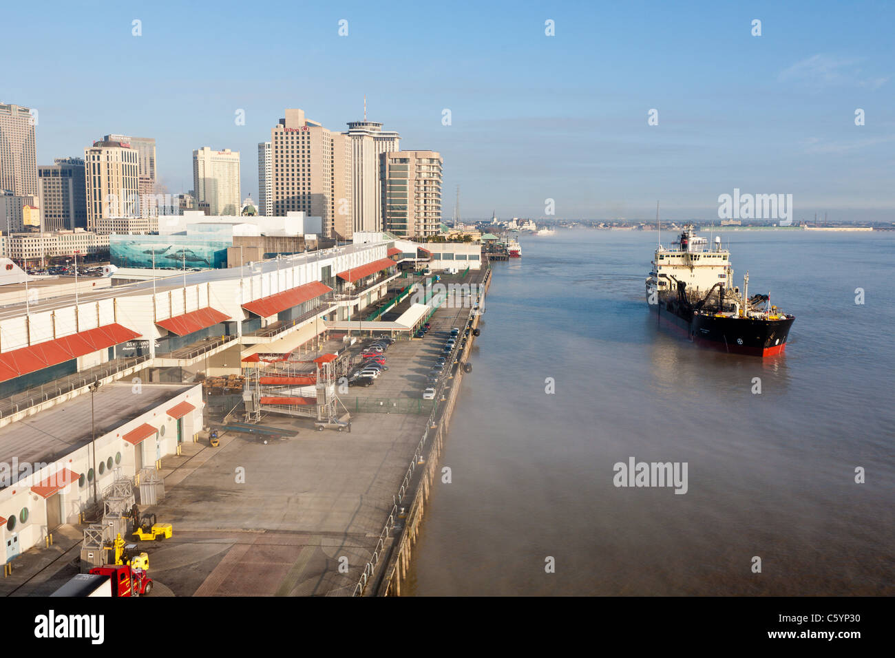 United States Army Corps of Engineers Schiff auf dem Mississippi in New Orleans Stockfoto United States Army Corps of Engineers Schiff auf dem Mississippi in New Orleans Stockfoto