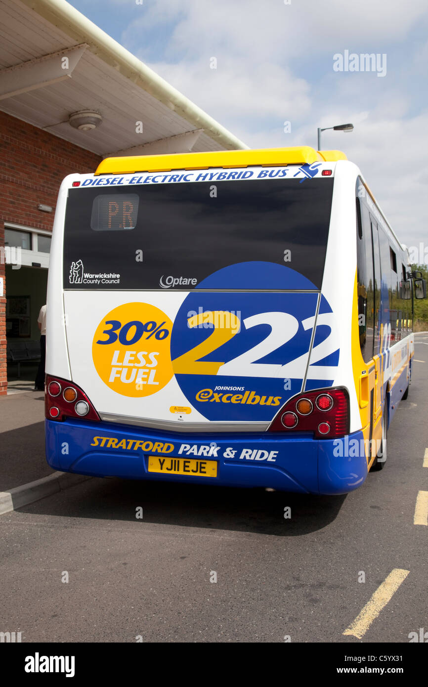 Diesel-elektrischen Hybridbus geparkt Stratford-upon-Avon Park und Ride Warks UK Stockfoto