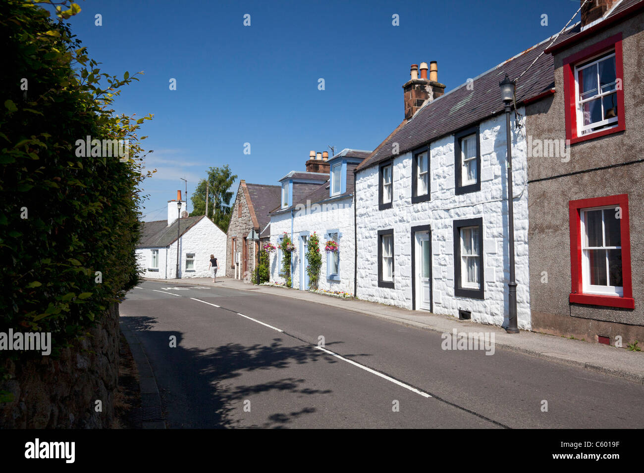 Häuser entlang der Hauptstraße, New Abbey, Dumfries & Galloway Stockfoto