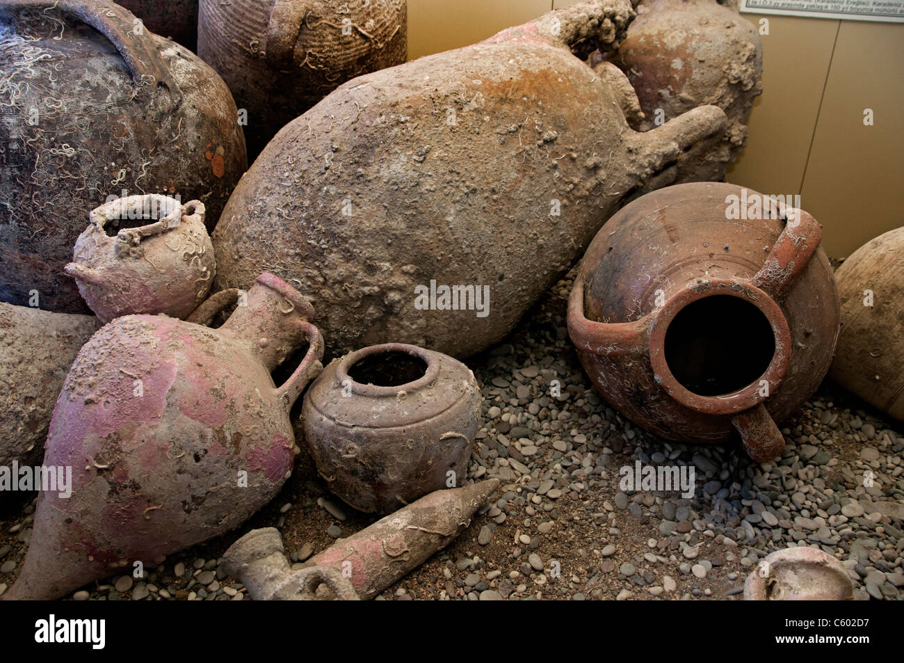 alte antike griechische römische Amphore Keramik Keramik alten alten Terrakotta am Meeresboden gefunden Stockfoto