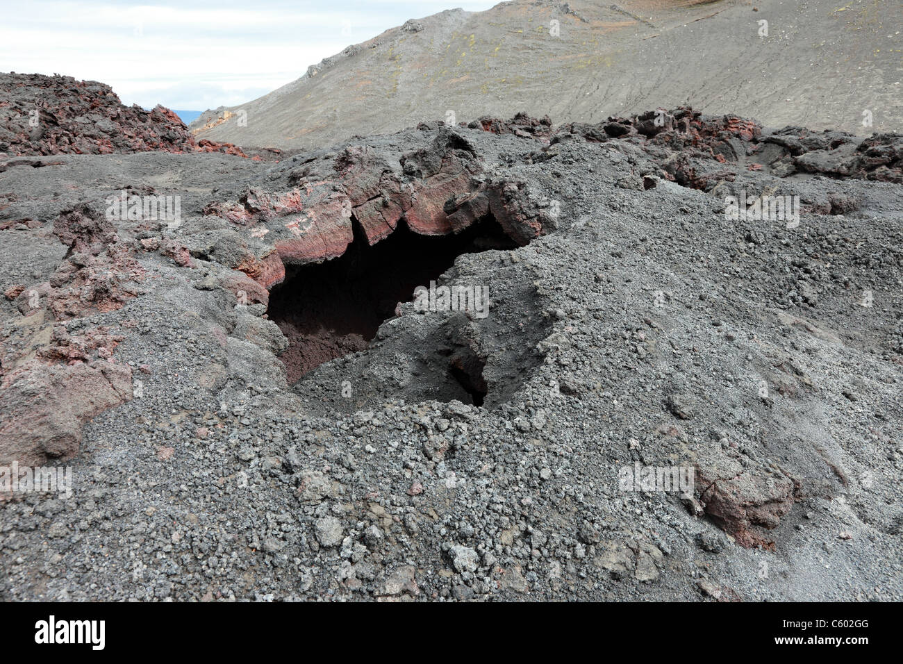 Reduzierten Lavaröhre am Standort erste Eruption des Vulkans Eyjafjallajokull in der Fimmvorouhals-Pass-Island Stockfoto