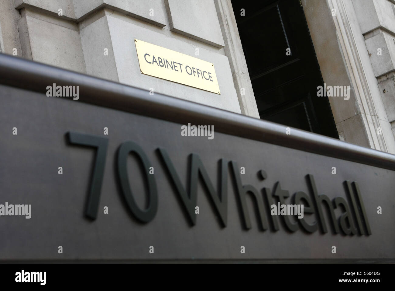 Anzeichen für das Cabinet Office in 70 Whitehall in London Stockfoto