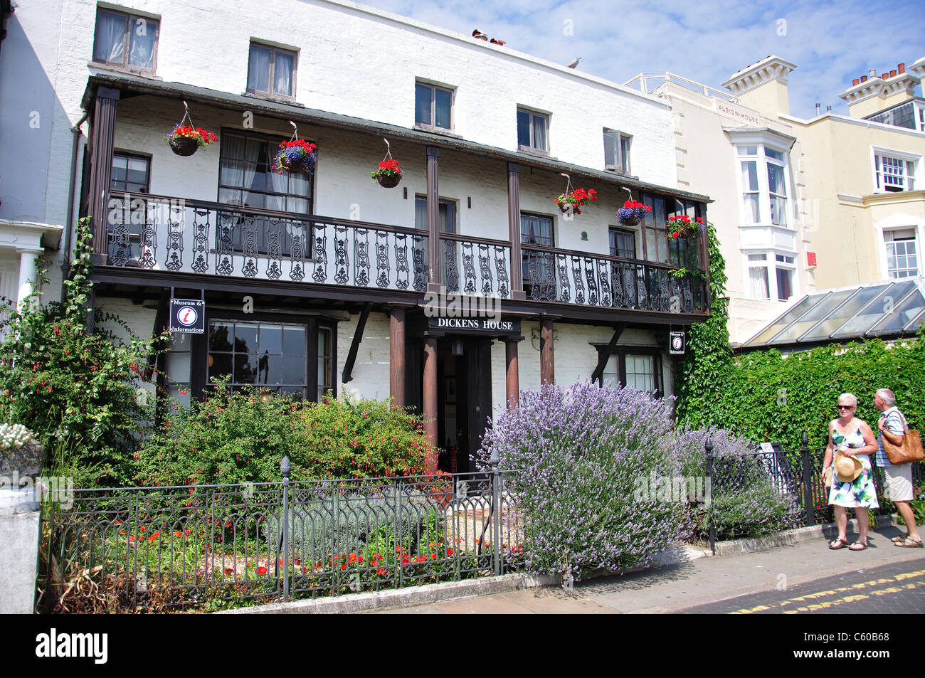 Die Dickens House Museum, Victoria Parade, Broadstairs, Isle Of Thanet, Thanet Bezirk, Kent, England, Vereinigtes Königreich Stockfoto
