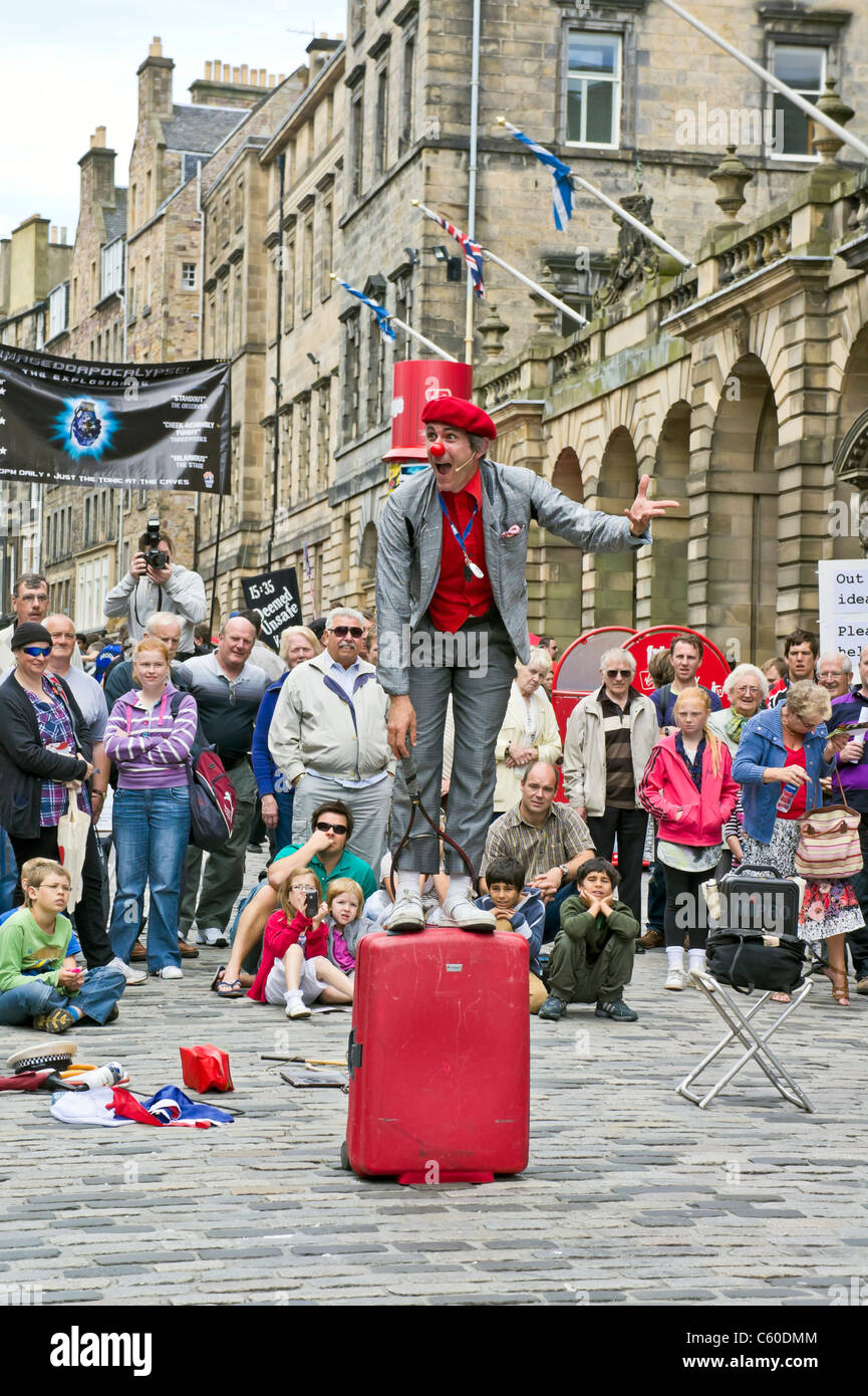 Edinburgh Fringe Festival Künstler auf der Royal Mile in Edinburgh, Schottland Stockfoto
