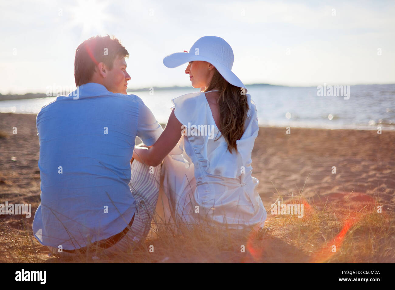 Brautpaar am Strand Stockfoto