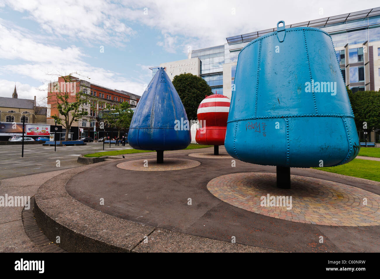 Die Bojen draußen Belfast College of Art Stockfoto