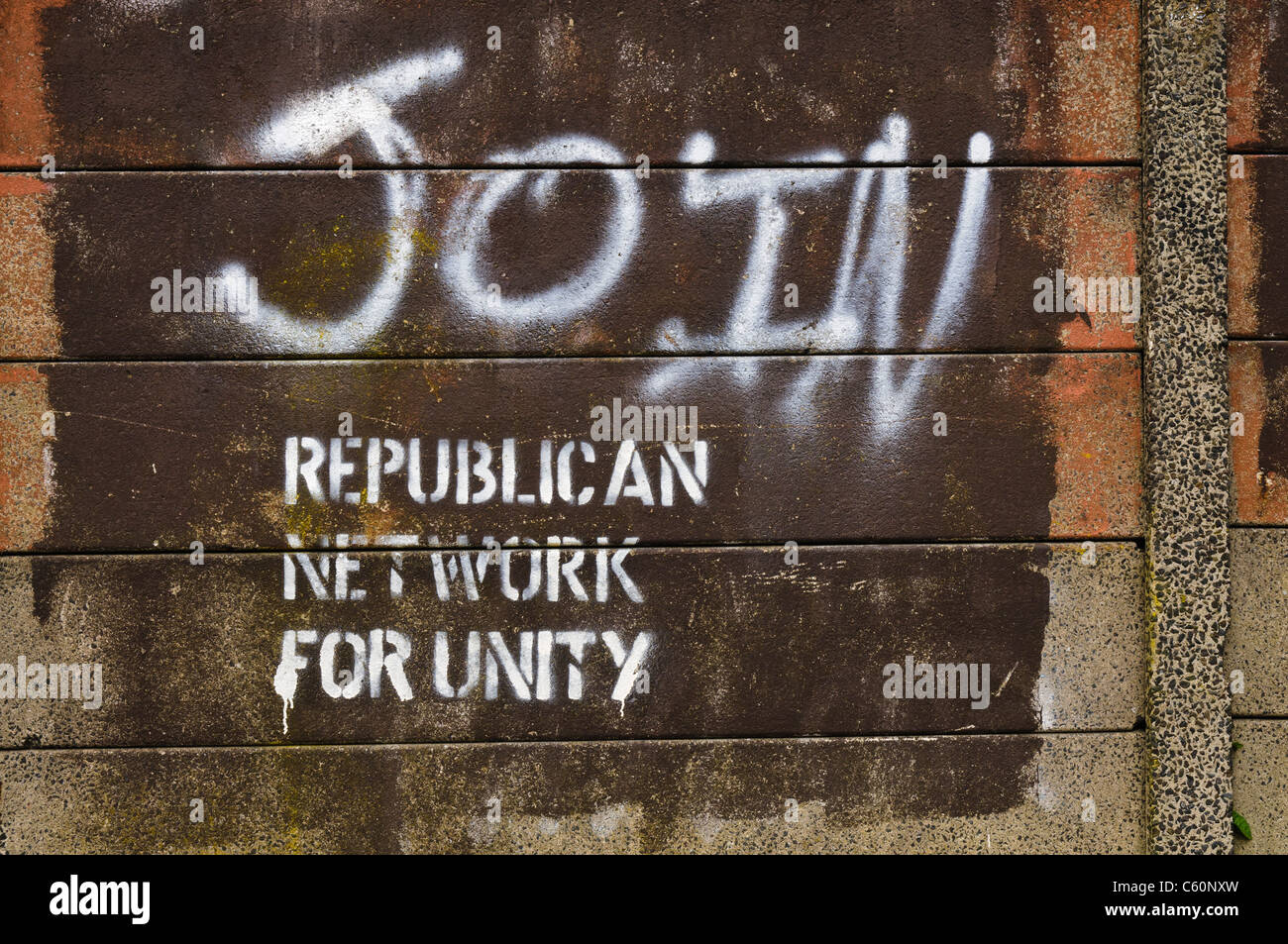 Graffiti Aufruf an Leute die Republikanische Netzwerk für die Einheit (rnu) Stockfoto