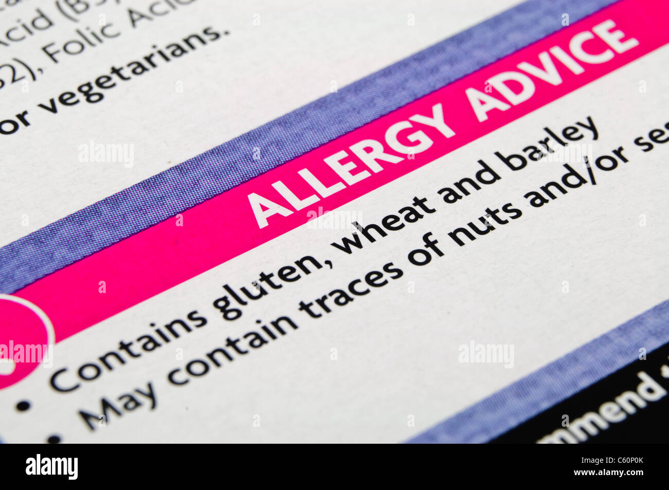Lebensmittel-Allergie-Etikett auf ein Lebensmittel-Paket auf das Vorhandensein von Gluten, Weizen und Gerste Stockfoto