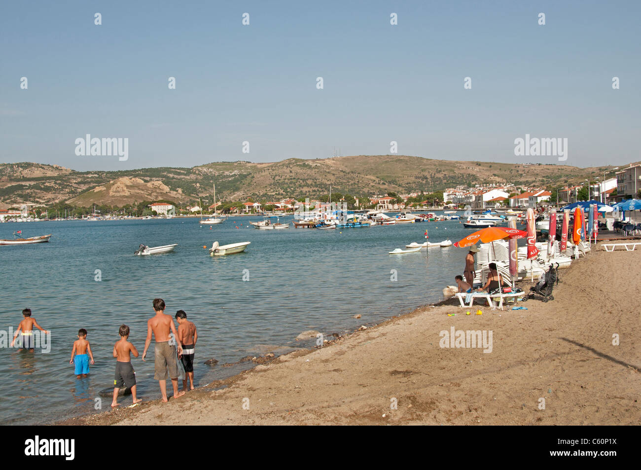 BAZL Fischerei Hafen Hafen Izmir Türkei schwimmen Stockfoto