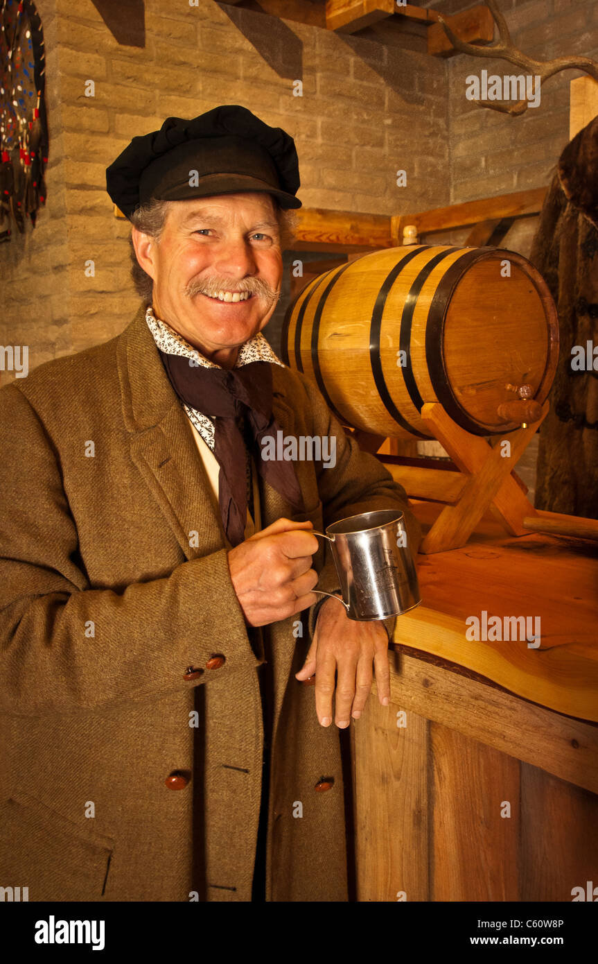 Geschichte-Dolmetscher, gekleidet als Angestellter im Handel Store bei Fort Benton National Historic Landmark; Fort Benton, Montana Stockfoto