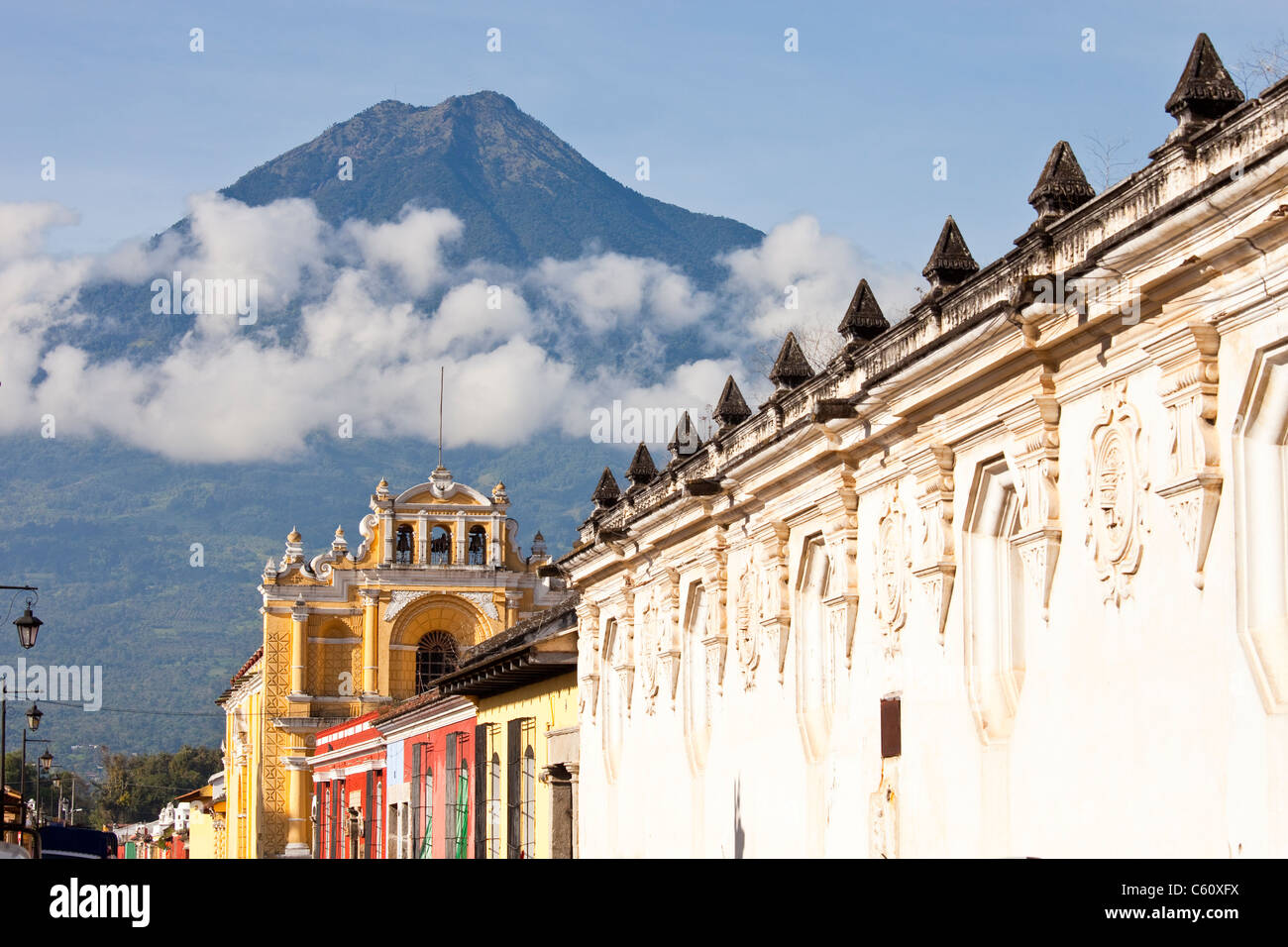 Hermano Kirche San Pedro, Volcan Agua, Antigua, Guatemala Stockfoto