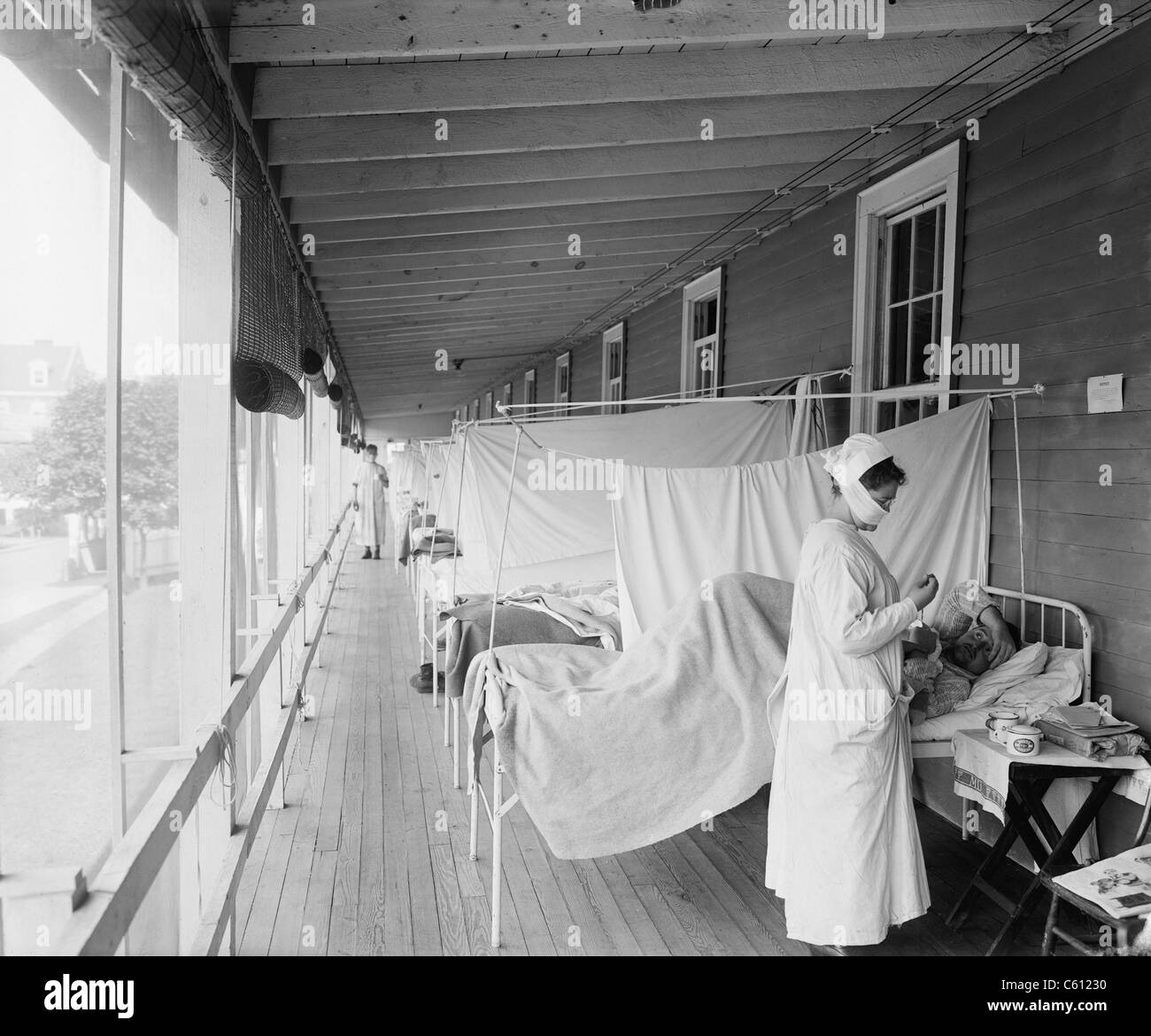 Walter Reed Hospital Grippe während der spanischen Grippe-Epidemie von 1918 / 19, in Washington, D.C. Ward. Die Pandemie tötete schätzungsweise 25.000.000 Menschen überall auf der Welt. Stockfoto