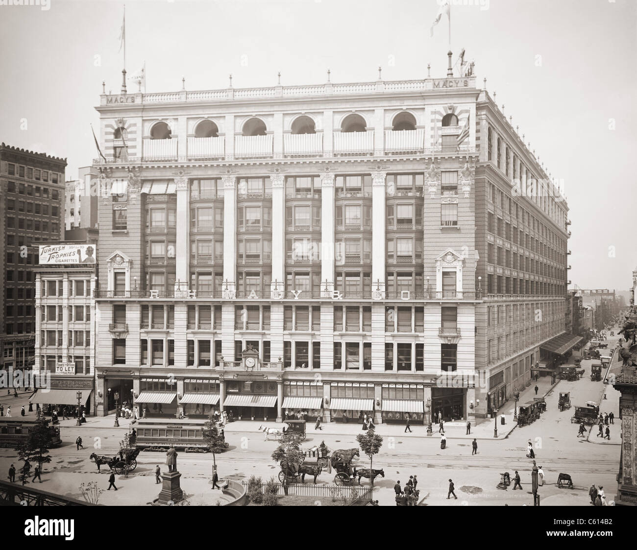 R.h. Macy und Firma Kaufhaus am Herald Square in New York City. 1905 (BSLOC 2010 18 103) Stockfoto