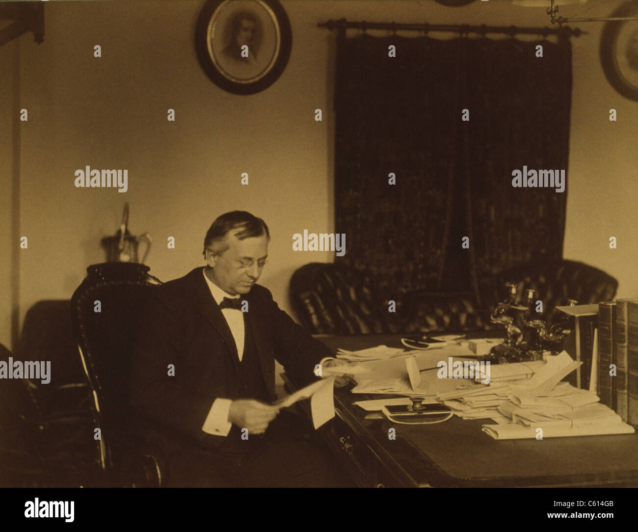 John Wanamaker 1838-1922 eröffnet erste Kaufhaus in Philadelphia im Jahre 1875. Foto zeigt Wanamaker in seiner Rolle als United States Postmaster General während Benjamin Harrison. Ca. 1890. (BSLOC 2010 18 156) Stockfoto