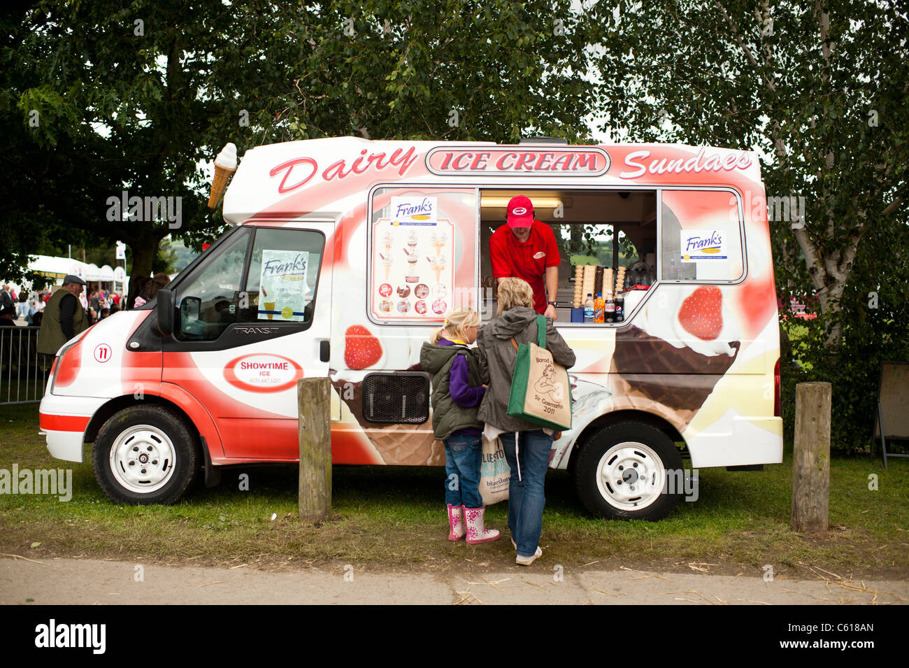 Ein Eiswagen im Royal Welsh Agricultural Show, Builth Wells, Wales, 2011 Stockfoto