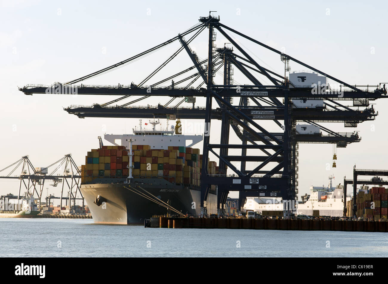 Liegeplatz 8 & 9 eine neu gebaute Tiefsee Container terminal, Hafen von Felixstowe, Suffolk, UK. Stockfoto