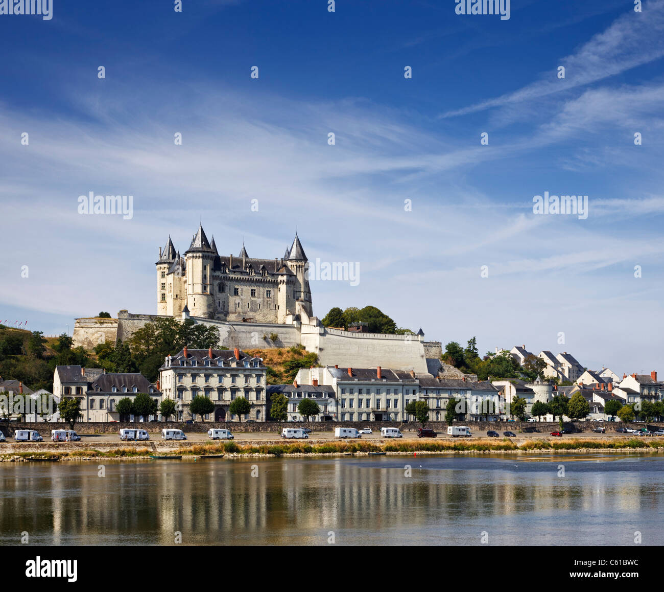 Loire Tal und den Fluss Loire Saumur, Frankreich - Chateau auf dem Fluss, Maine et Loire, Frankreich, Europa Stockfoto