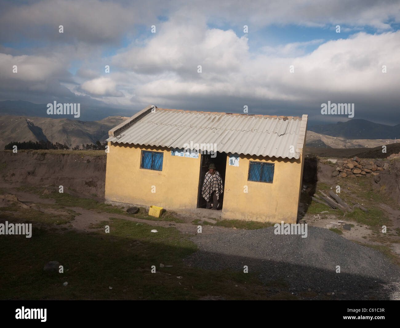 Haus von einer indigenen Familie hoch in den Anden von Ecuador. Stockfoto