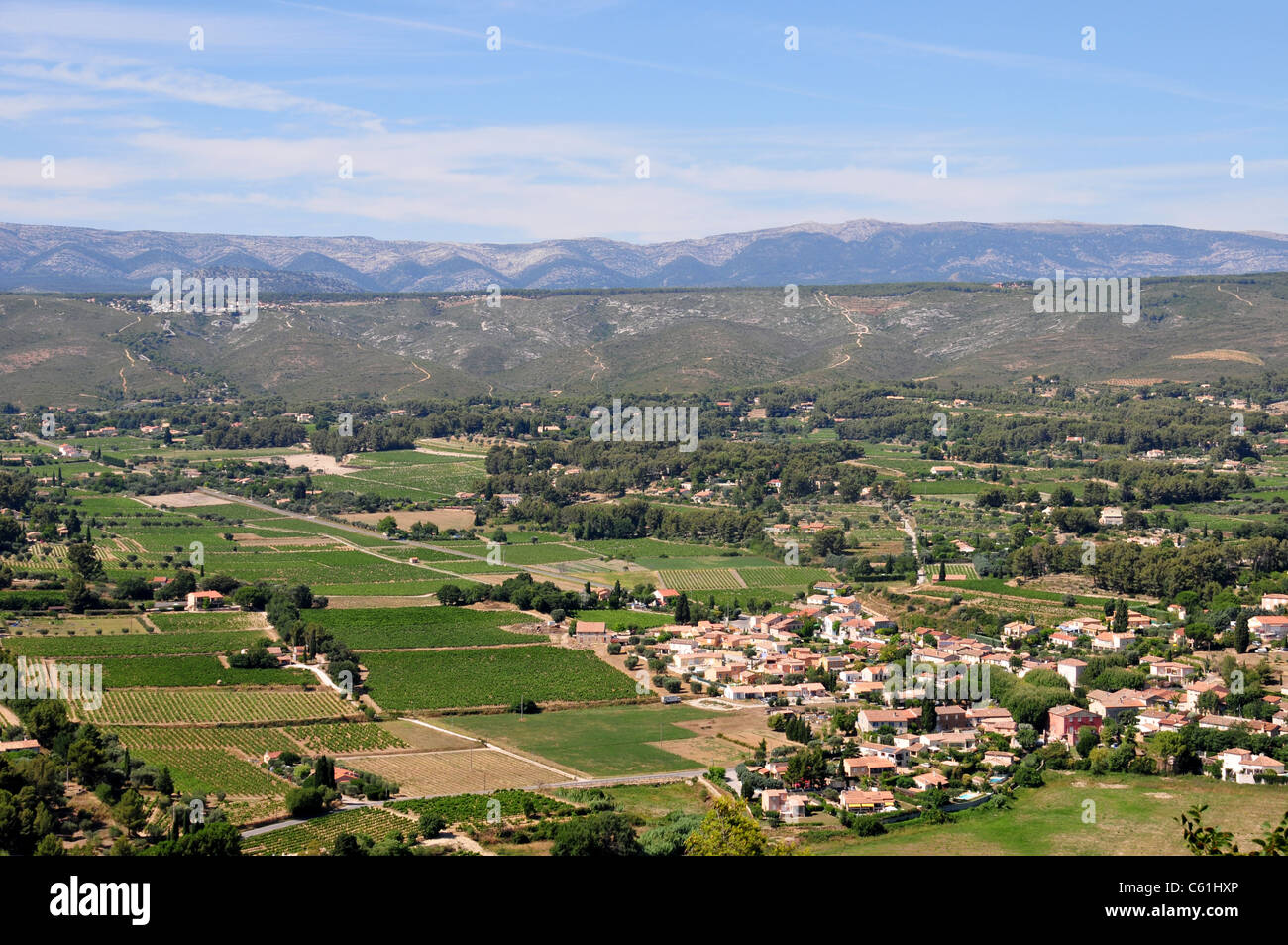 Blick auf die Region Bandol aus der mittelalterlichen Stadt Le Castellet, in der Nähe von Toulon, Frankreich Stockfoto