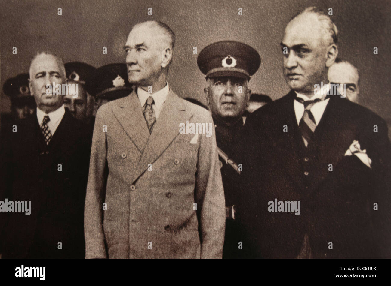 Mustafa Kemal Atatürk Türkei türkische Präsident und politischen Freunde Diplomaten Regierungsbeamte Stockfoto