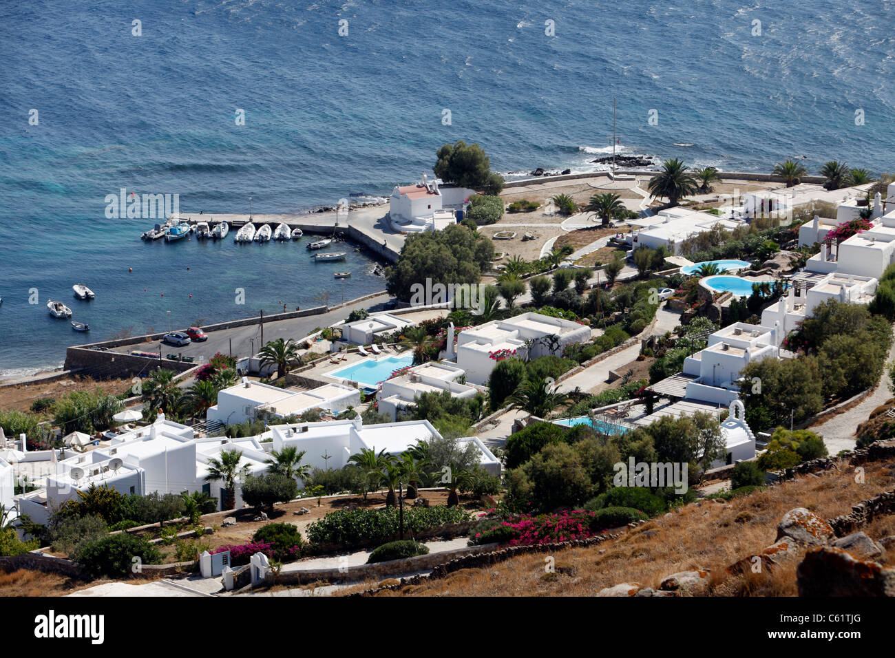 Blick über die Bucht von Ormos, Süd Küste von Mykonos, griechische Insel, Europa. Stockfoto