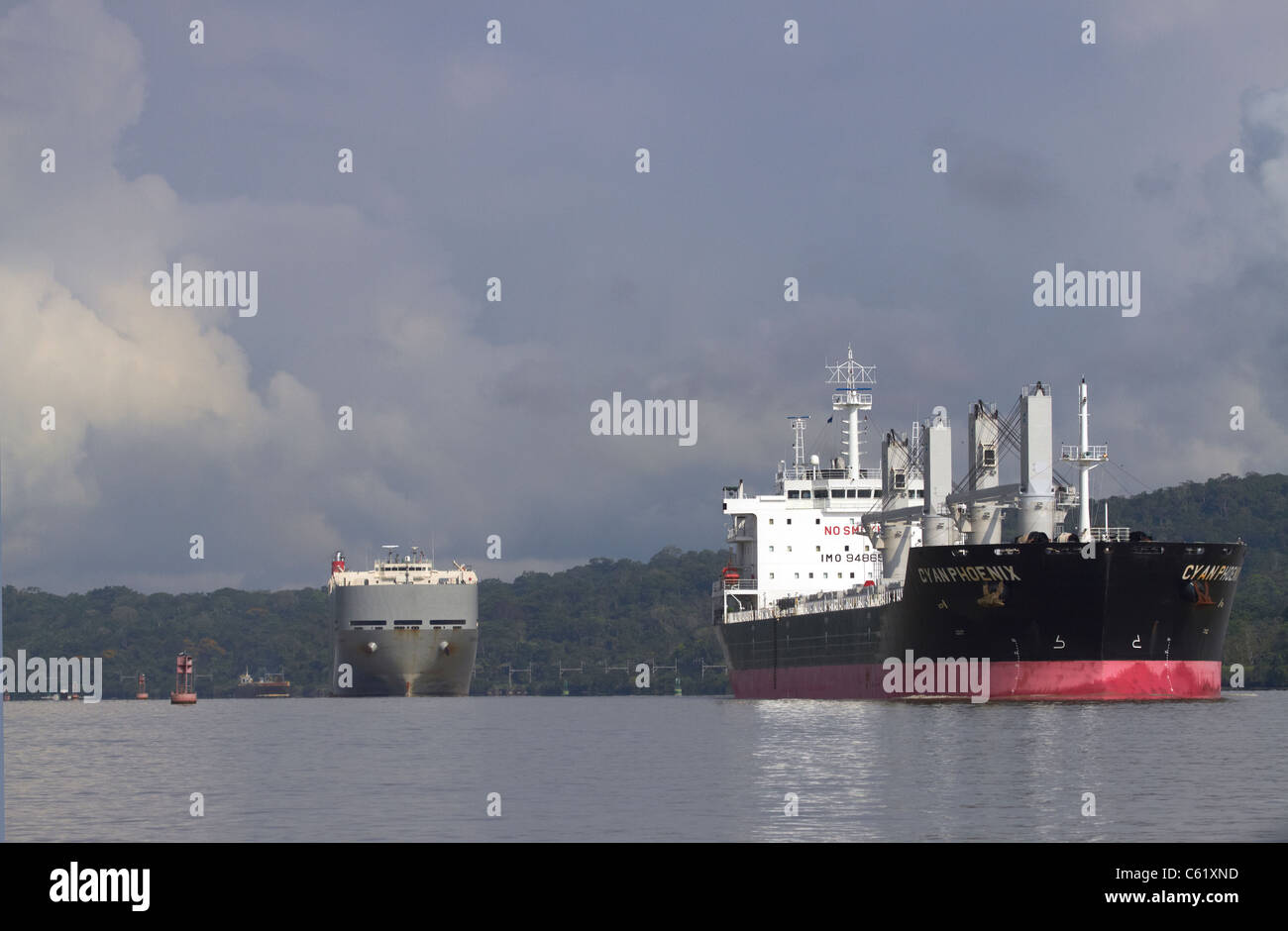Schifffahrt auf den Panama-Kanal Stockfoto