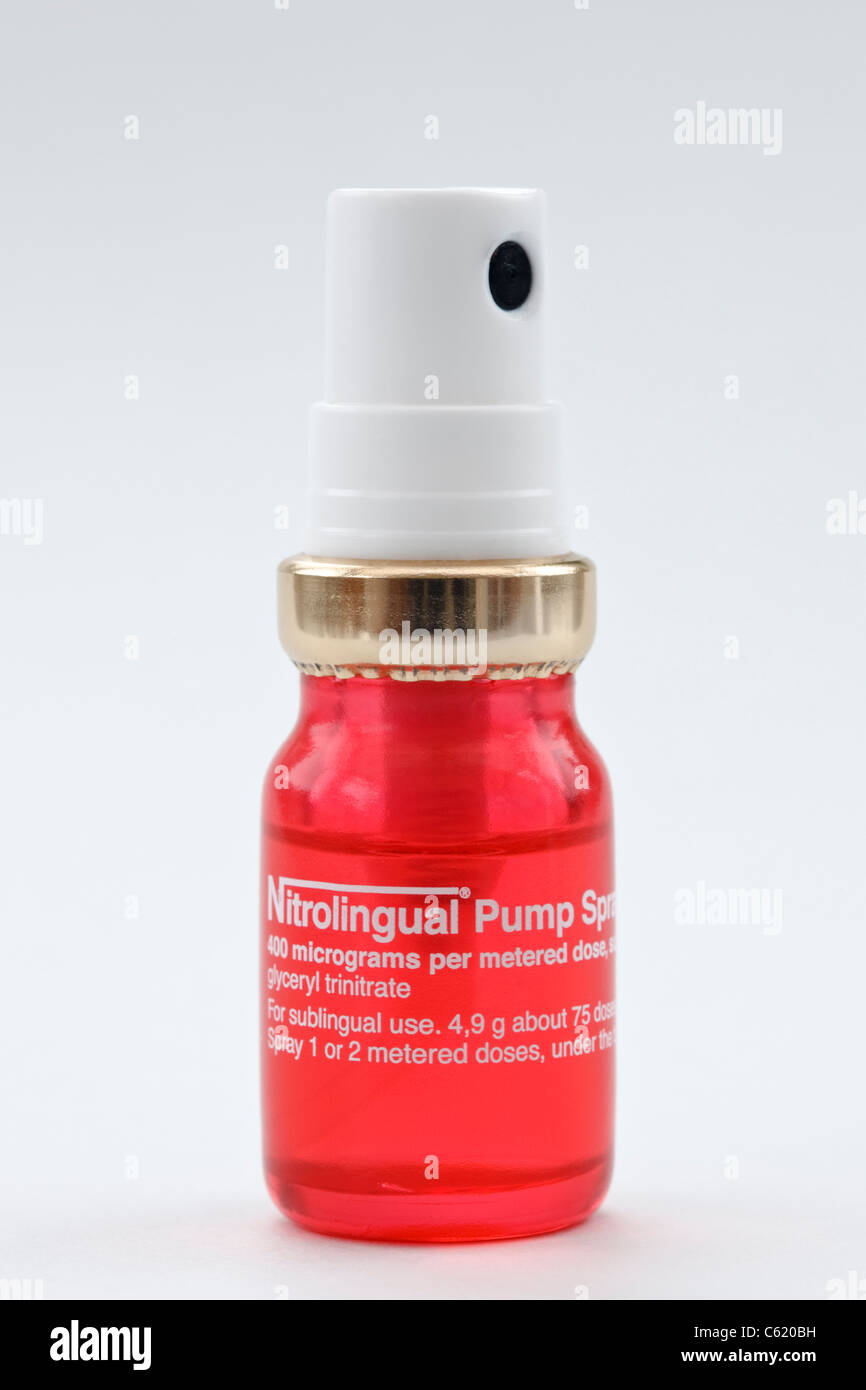 Nitrolingual Pumpspray mit kaufen Glyceroltrinitrat (Nitroglycerin oder Trinitroglycerine) für sublinguale Anwendung unter der Zunge. Stockfoto