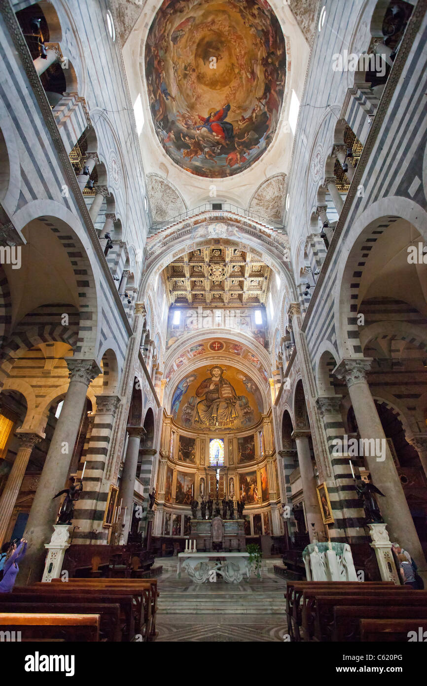 Berechtigt, Apsis mit Mosaik des Doms, die mittelalterliche Kathedrale Santa Maria Assunta, Pisa, Italien Stockfoto