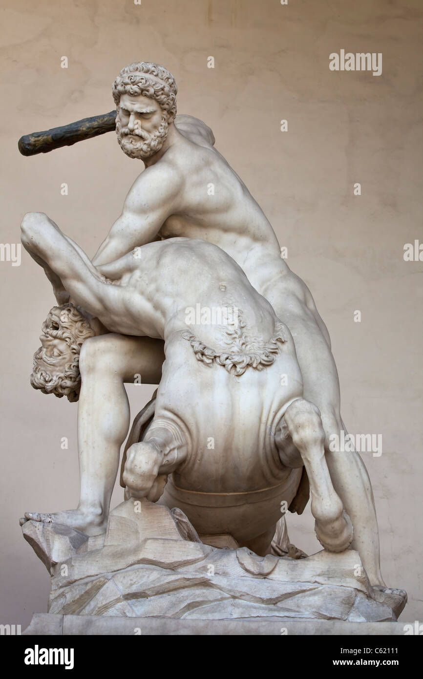 Loggia dei Lanzi, Florenz, Italien, Skulptur Herkules erschlagen der Zentaur Nessus von Giambologna (1599) Stockfoto