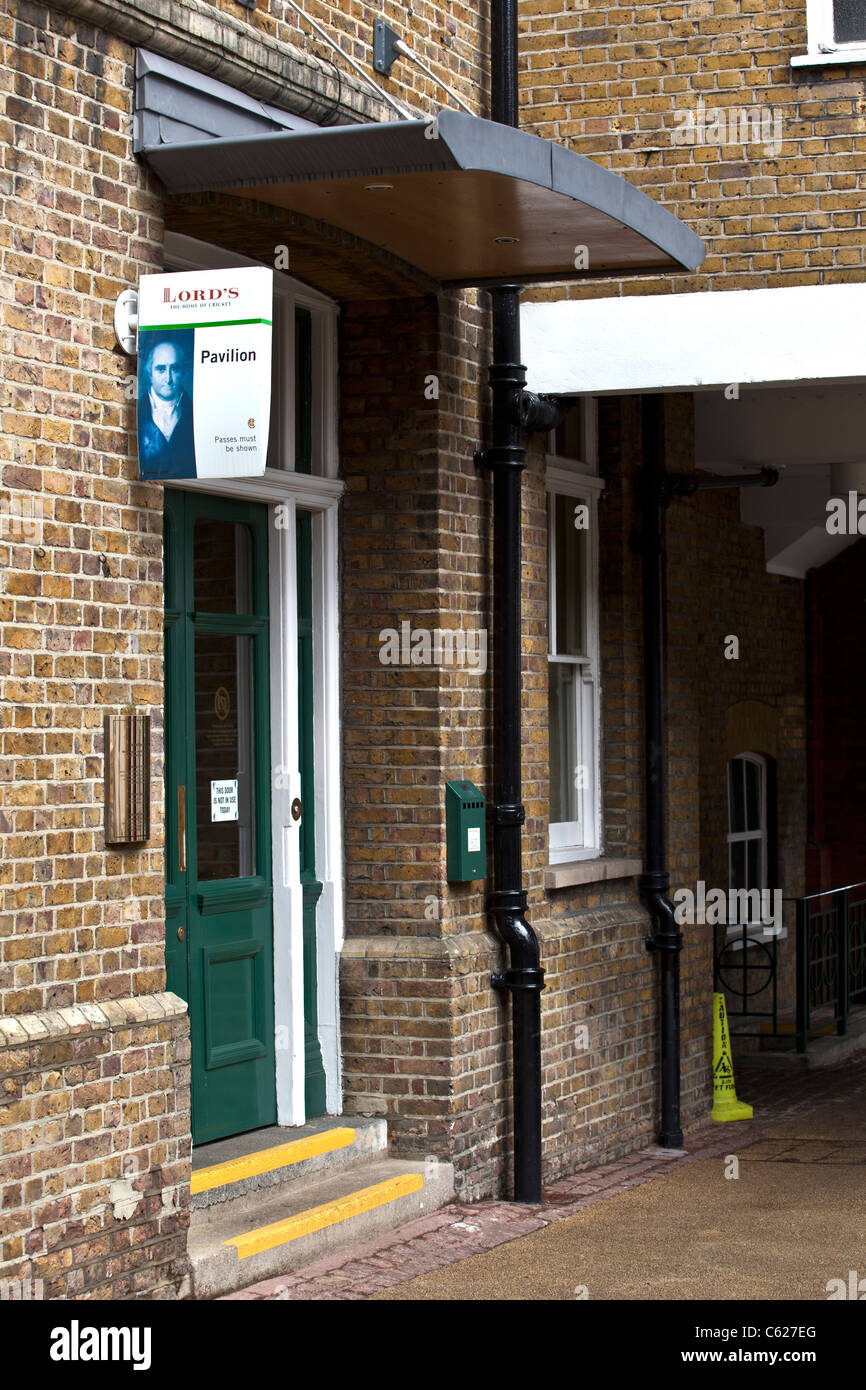 Eingang zum Pavillon auf Lords Cricket Ground Stockfoto