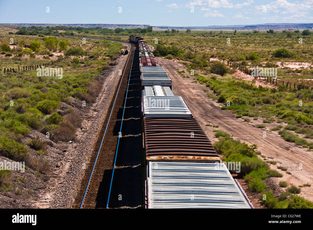 Burlington Northern und Santa Fe-Zug in Arizona. Stockfoto