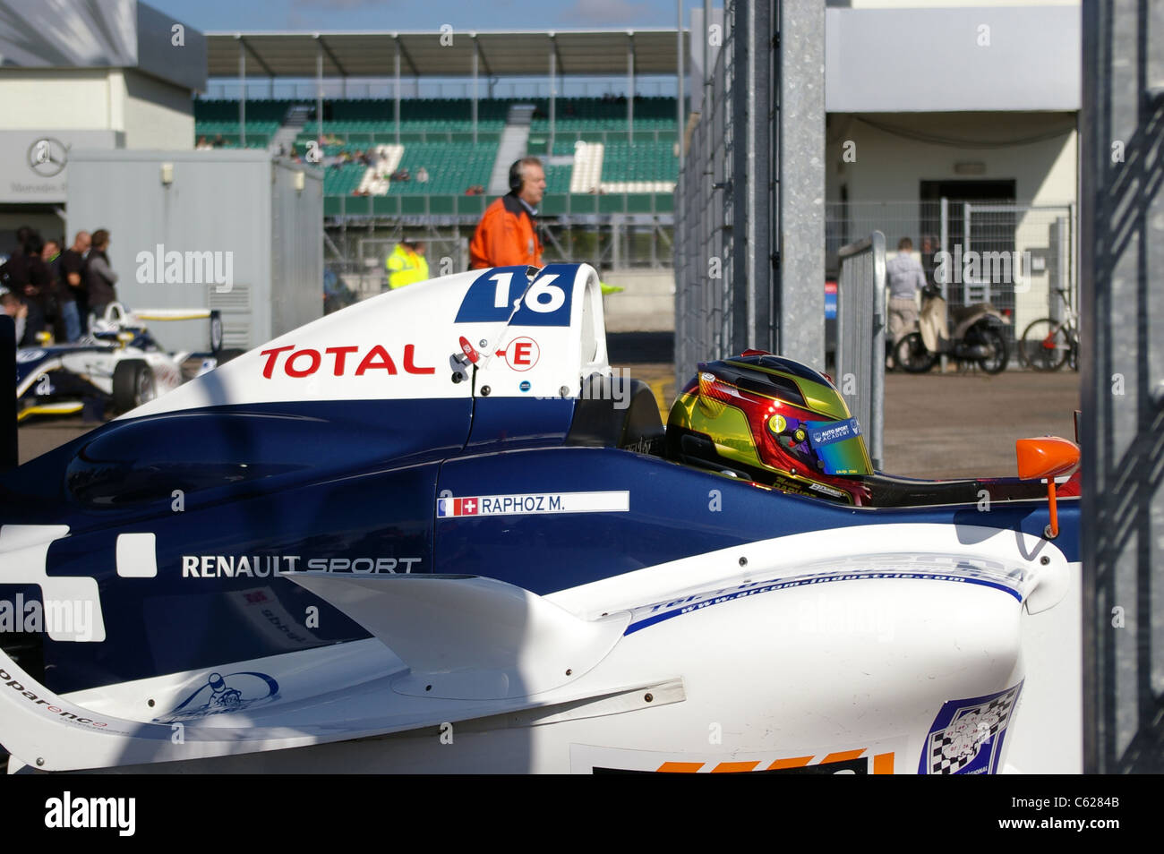 Französischer Rennfahrer der Formel Renault 1.6 L, gerade Maxime Raphoz, sein Rennen während der World Series by Renault Stockfoto