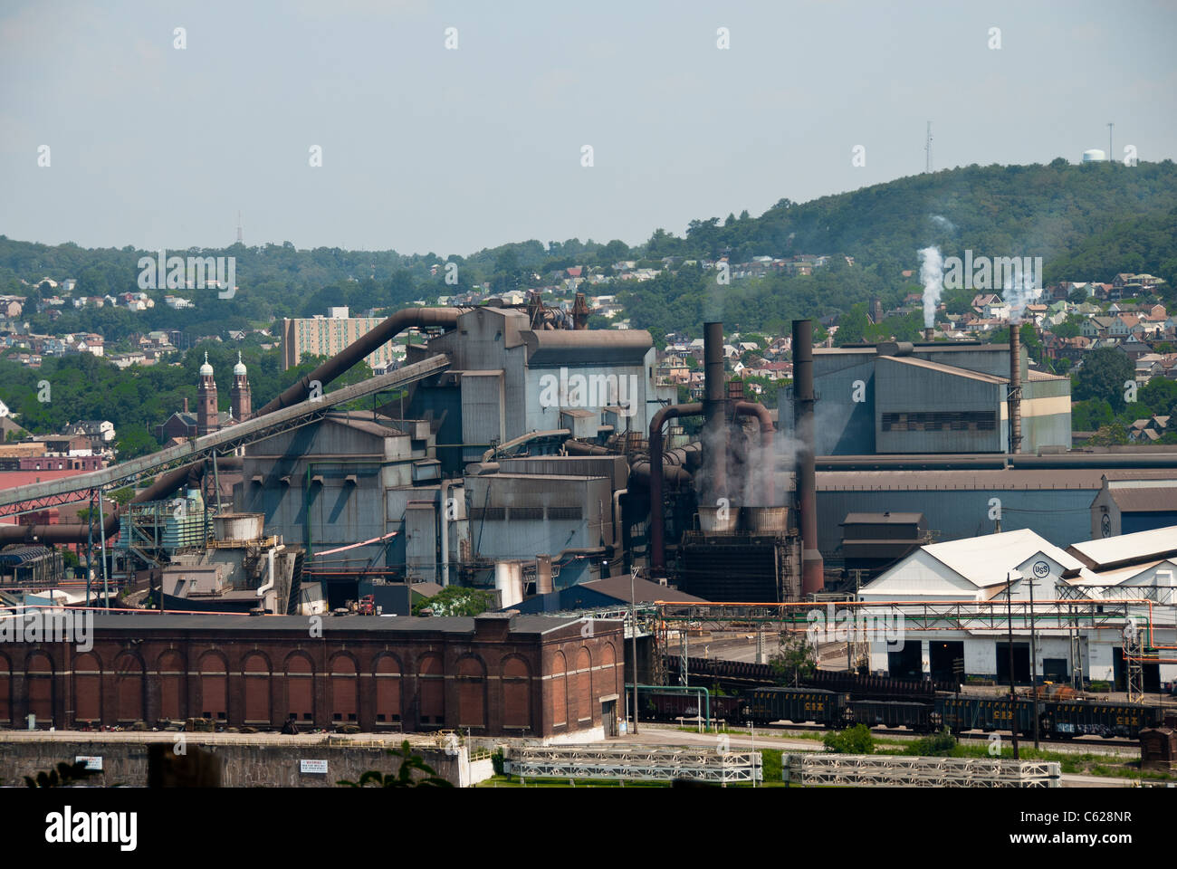 Ein Stahlwerk entlang den Monongahela Fluss in West Mifflin (Pittsburgh) PA. Stockfoto