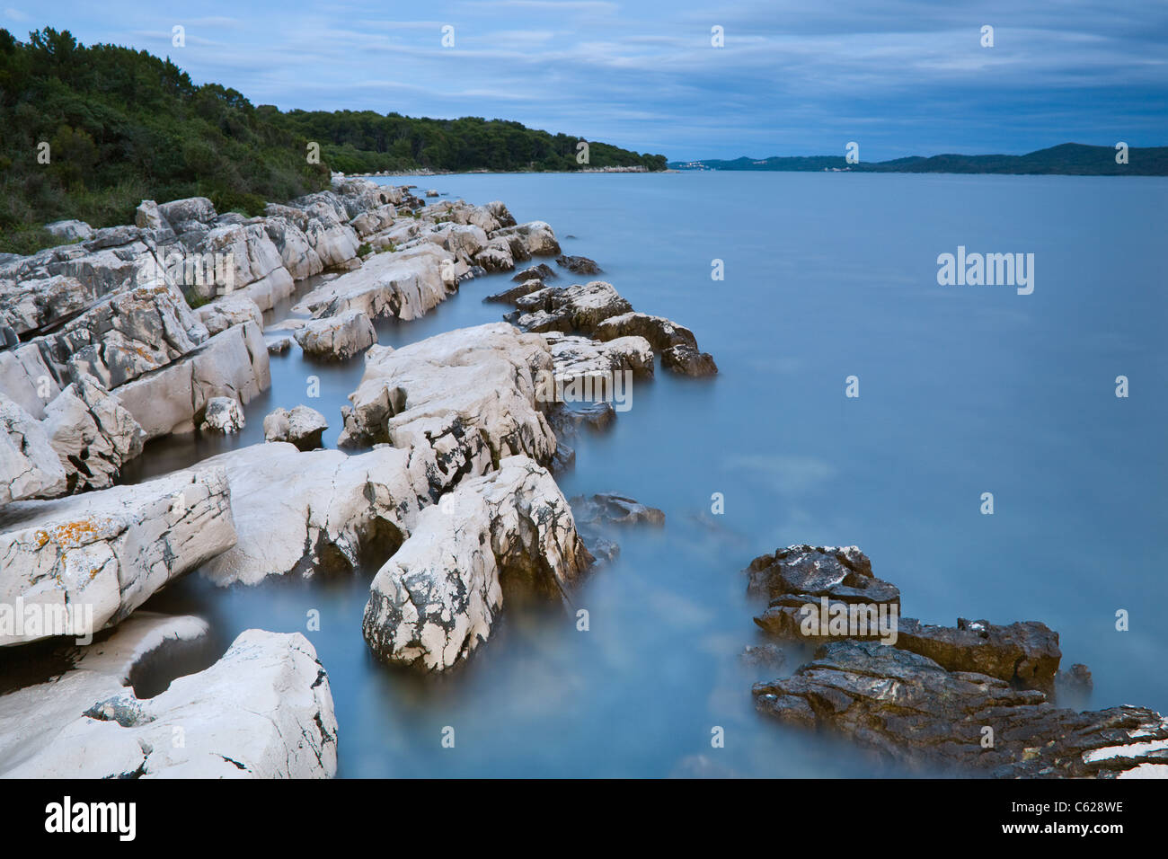 Wilde Küste auf der Insel Ugljan, Dalmatien, Kroatien Stockfoto