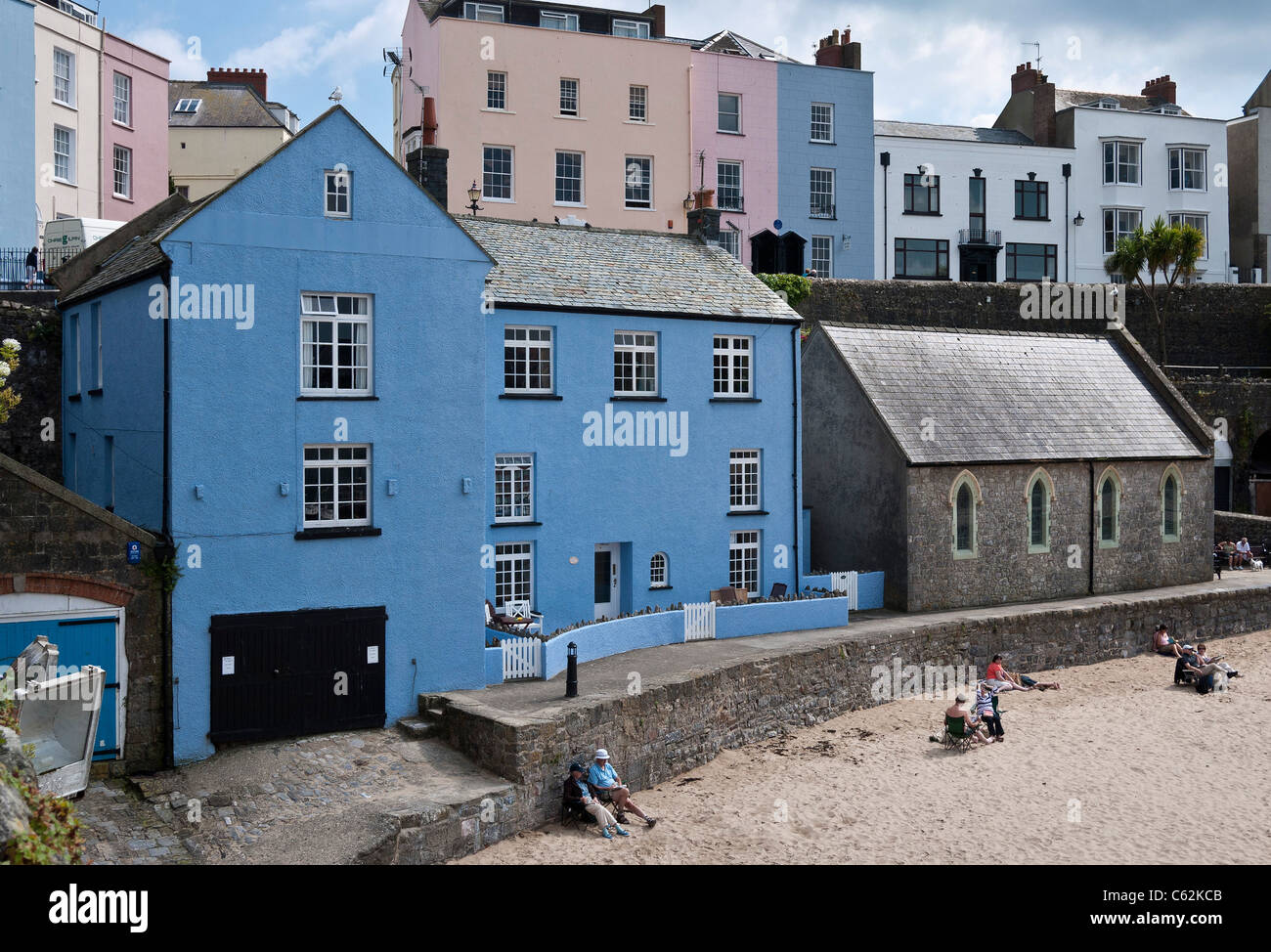 Tenby, Hafen Häuser & Kapelle, Pembrokeshire, South Wales, Großbritannien Stockfoto