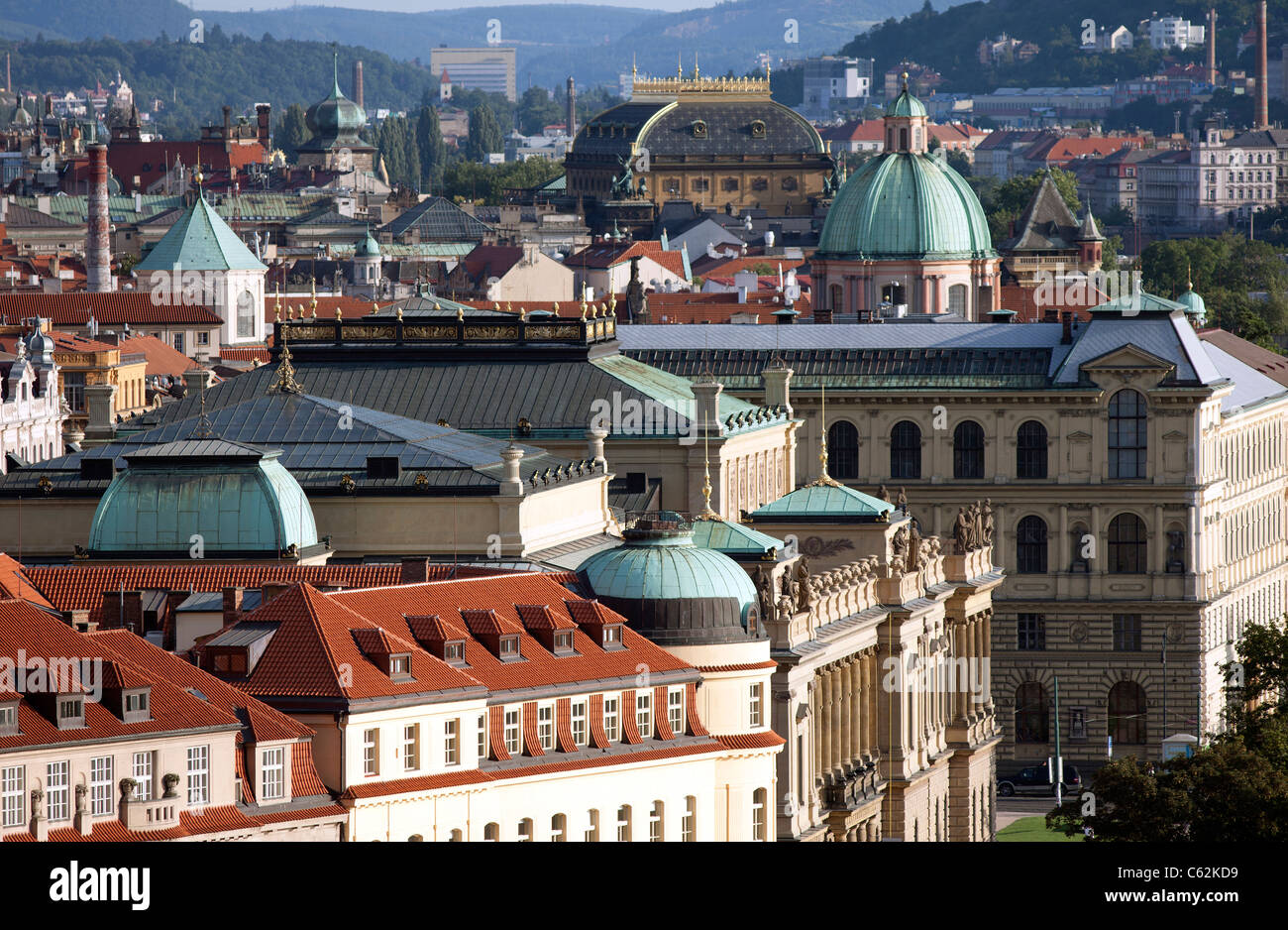 Prag - historische Gebäude und Nationaltheater Stockfoto