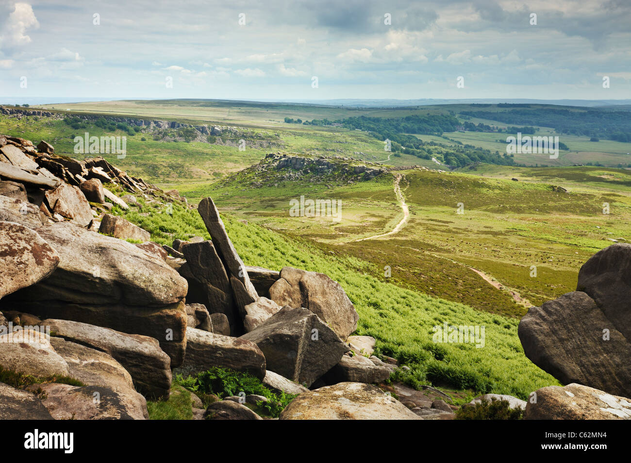 Hathersage Moor, Blick vom Higger Tor gegen Carl Wark, Derbyshire, England Stockfoto