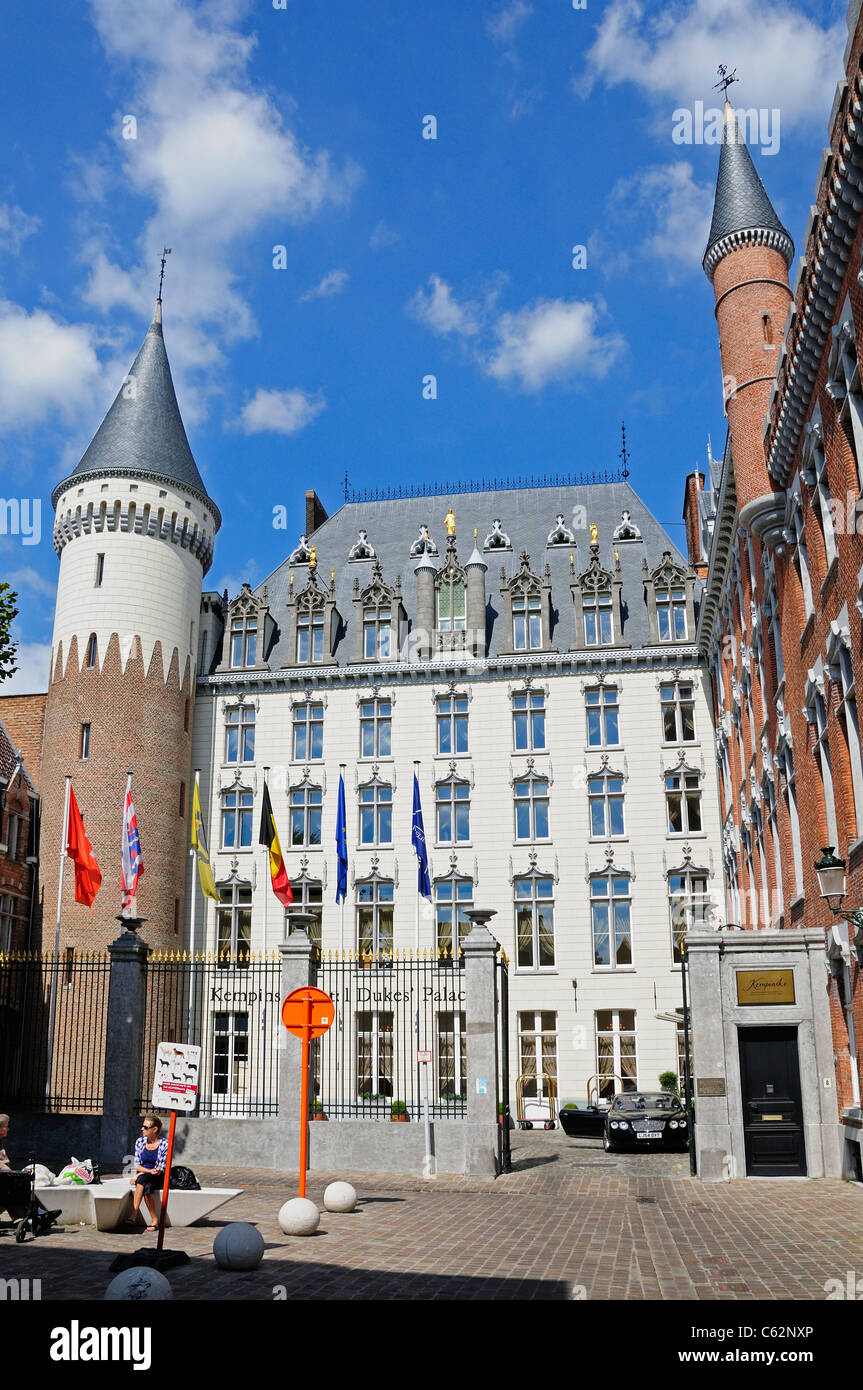Brugge Brugge Flandern Belgien Prinsenhof Kempinski Hotel Dukes Palace Stockfotografie Alamy