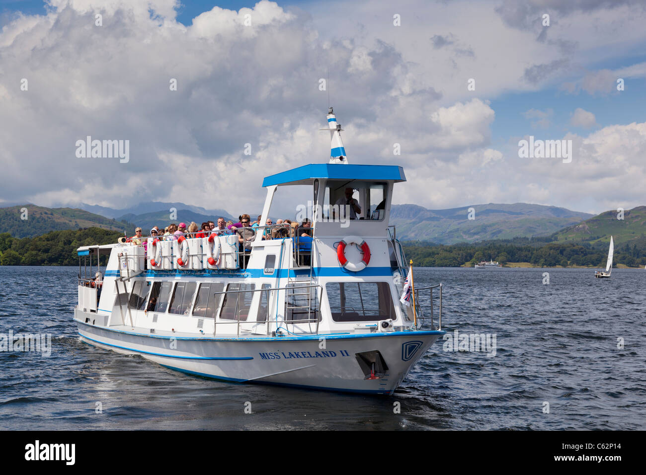 Lake Windermere starten Miss Lakeland 2 Blätter am Pier in Brockhole Park im Lake District Visitor Centre. Stockfoto