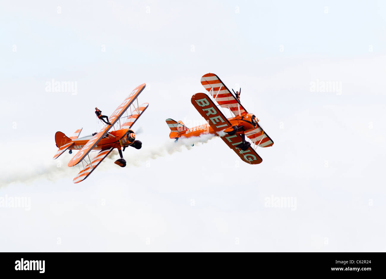 Breitling Wingwalkers vierziger Boeing Stearman Doppeldecker bei Eastbourne Airbourne 2011, East Sussex, UK. Stockfoto