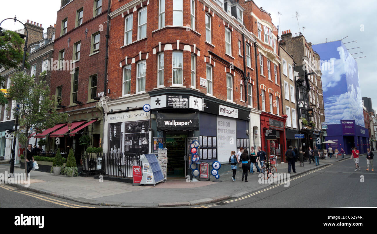 Patkins Nachrichten speichern und Straße an der Ecke von Percy Street und Rathbone Hotel in West London W1 England UK KAYHY DEWITT Stockfoto