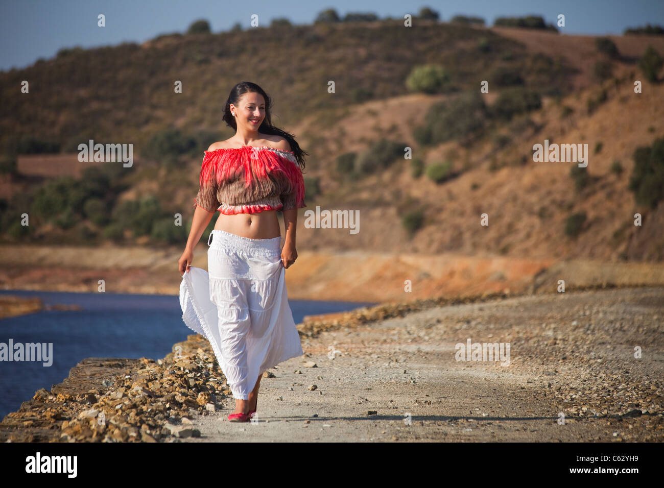 Frau auf einem Natur zu Fuß, Rio Tinto, Spanien Stockfoto