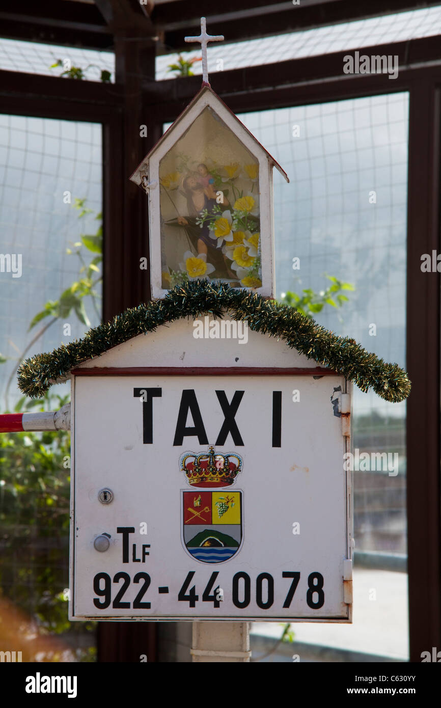 Taxistand am Dorfplatz von Mazo, La Palma, Kanarische Inseln, Spanien, Europa Stockfoto